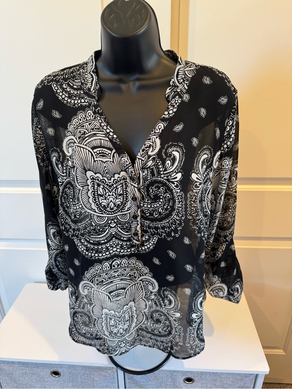 a.n.a Black and White Paisley V-Neck Blouse